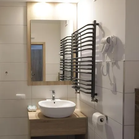 Stacja 605 アパートホテル 4*